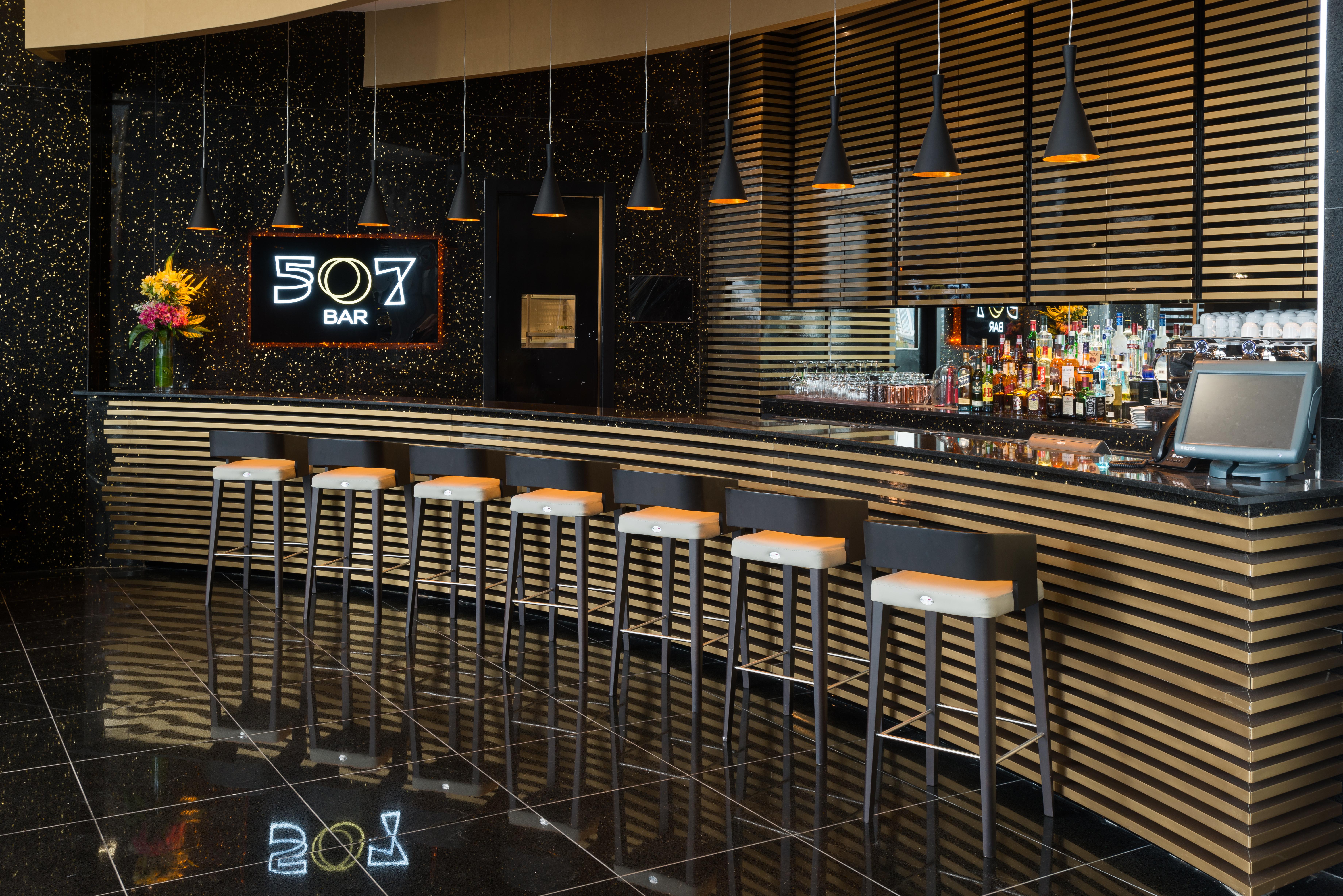 Hotel Las Americas Golden Tower Panama Exterior photo 507 Bar
